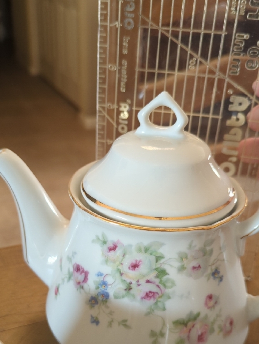 Leuchtenburg Porcelain Piece Set - Off White Tea pot, Creamer And Sugar - Picture 4 of 4